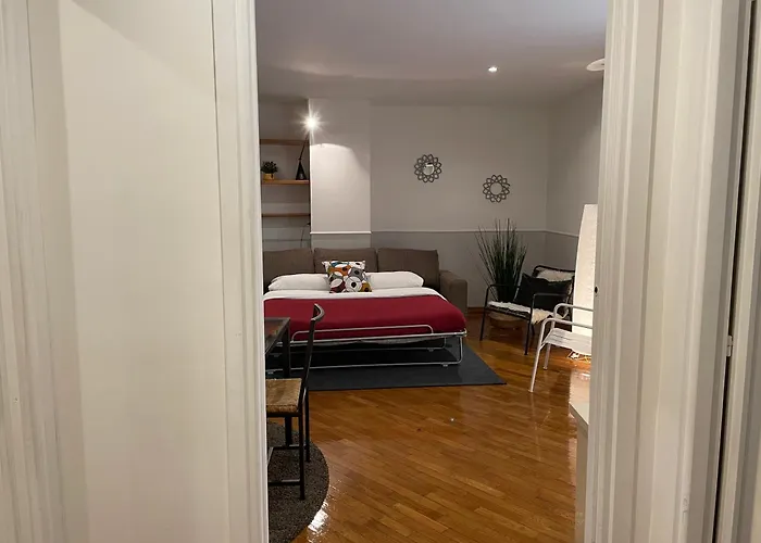 Lovely At Saint Peter's Square Vatican * روما